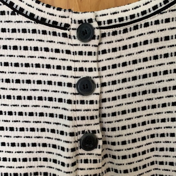 Loft Petite Black and White Sleeveless Dress - Picture 8 of 10